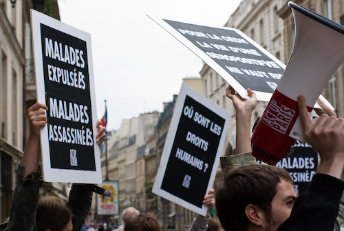 Action devant l'ambassade de Grande-Bretagne à Paris