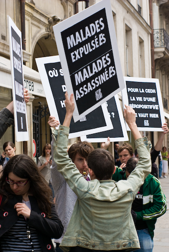 Action devant l'ambassade de Grande-Bretagne à Paris